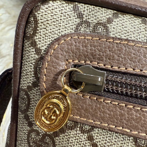 Gucci GG Clutch wristlet Pvc Pouch bag Brown with paper bag included. - Picture 3 of 16